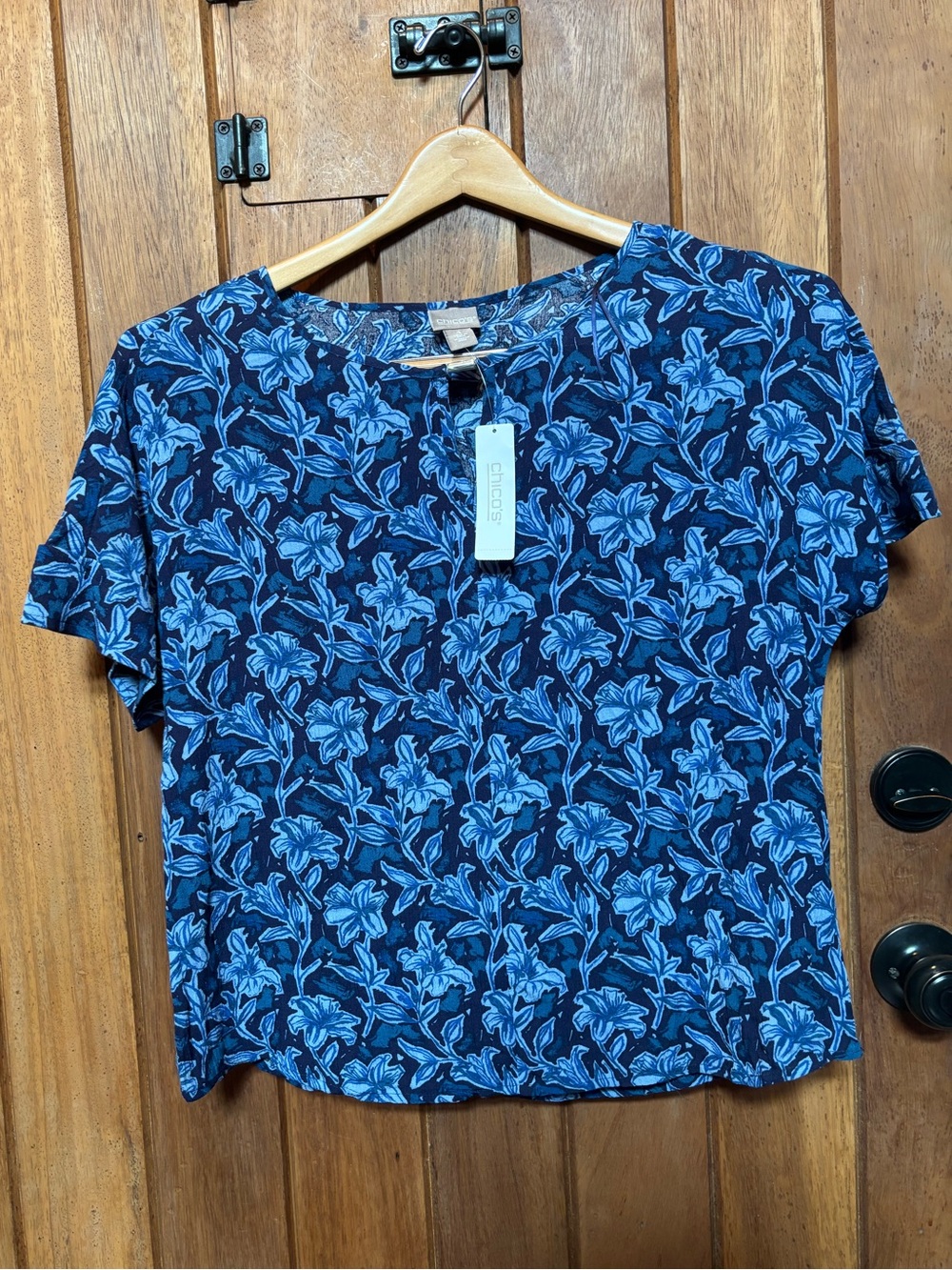 Chico’s Blue Floral Short-Sleeve Women’s Top